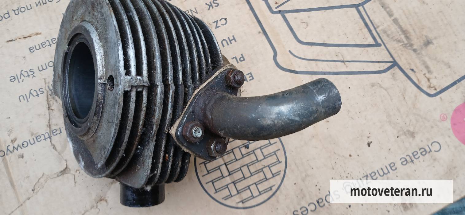 Колено глушителя на мотороллер Вятка ВП-150 фото